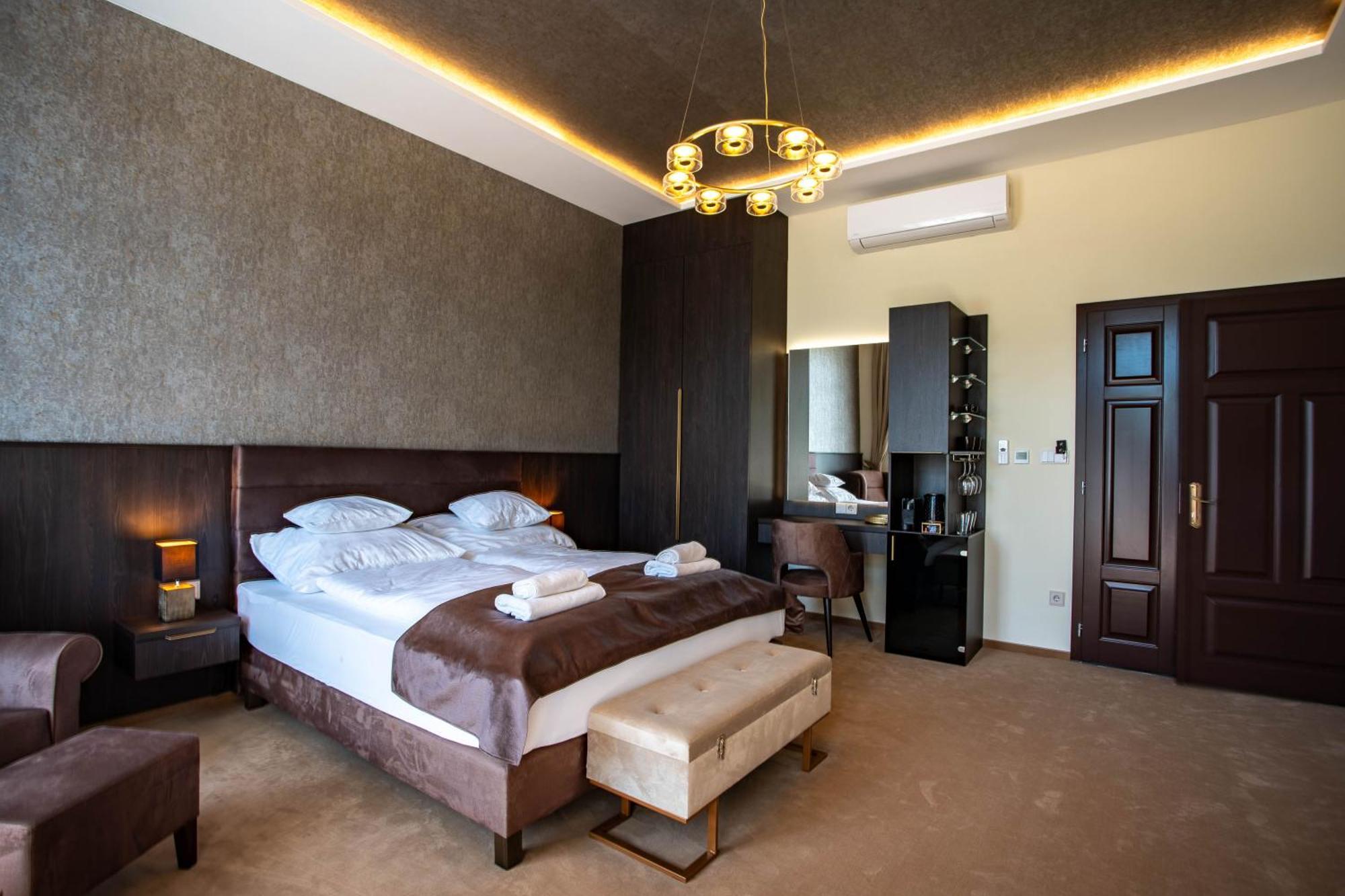Voeroesko Villa -Elnoeki Szauna Es Jakuzzi Hasznalattal Balatonalmádi Zewnętrze zdjęcie