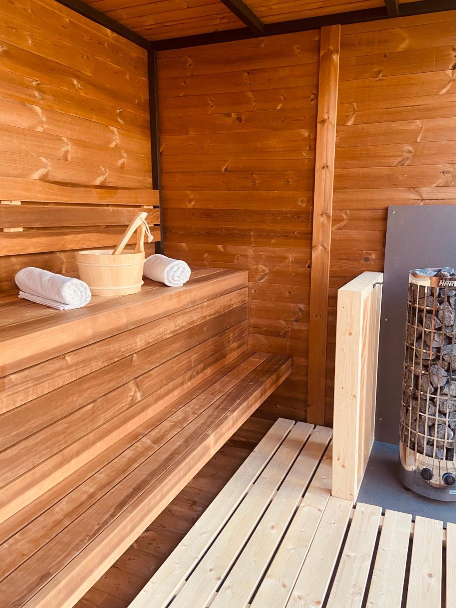 Voeroesko Villa -Elnoeki Szauna Es Jakuzzi Hasznalattal Balatonalmádi Zewnętrze zdjęcie